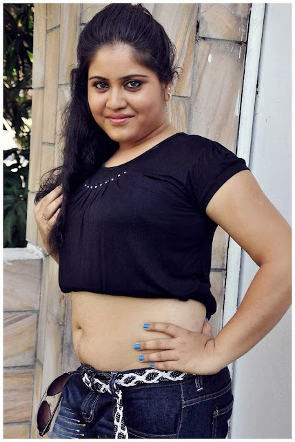 Actress Jyothsna Navel Show Photos