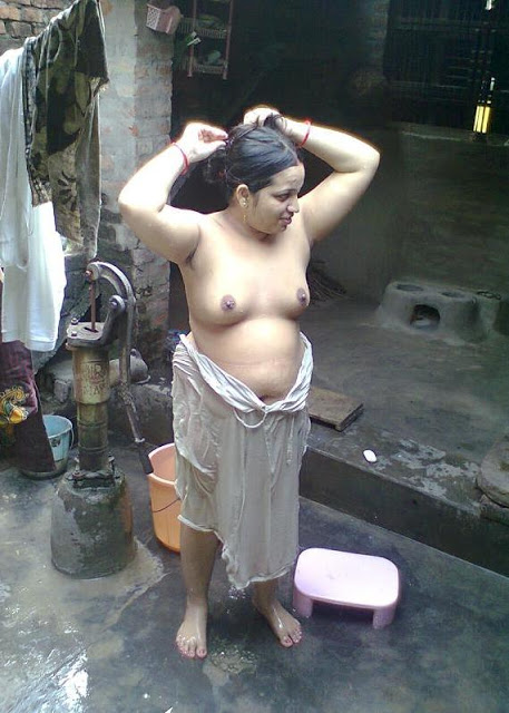 Nangi Indian Desi Aunty Nude Photo Naked Big Boobs Image Porn 2