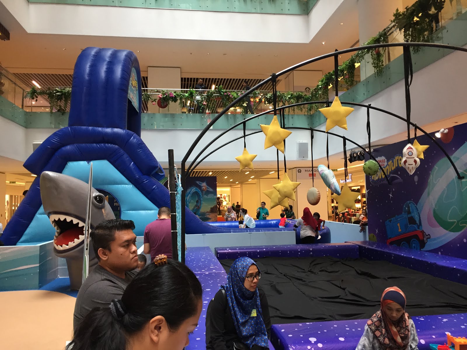 toys r us sunway putra mall