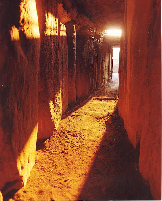 irish history newgrange winter solstice 5000 light years from earth