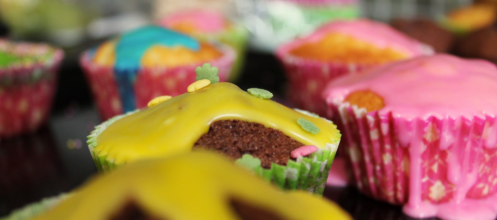 Mat och glass Muffins med glasyr eller sagocupcakes