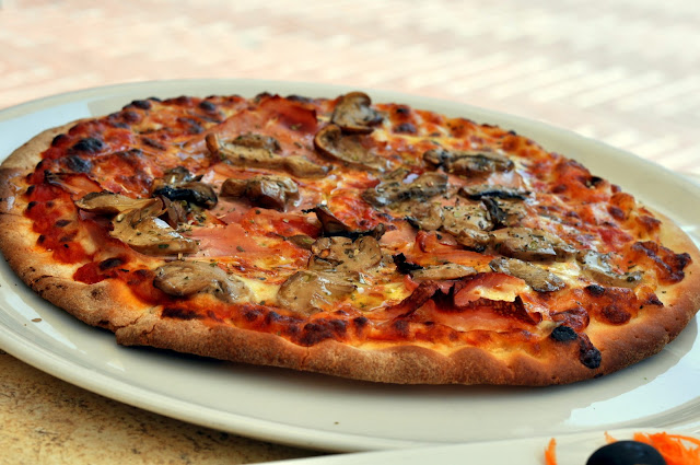 Pizza with Mushrooms - Caffe delle Erbe - San Gimignano, Italy | Taste As You Go