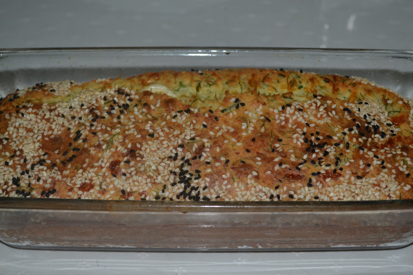 ANNEMİNELİ PEYNİRLİ VE DEREOTLU KEK