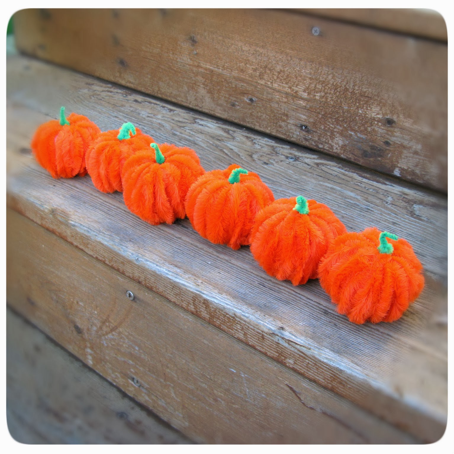 Happy as a Lark Chenille Bump Pumpkin Tutorial