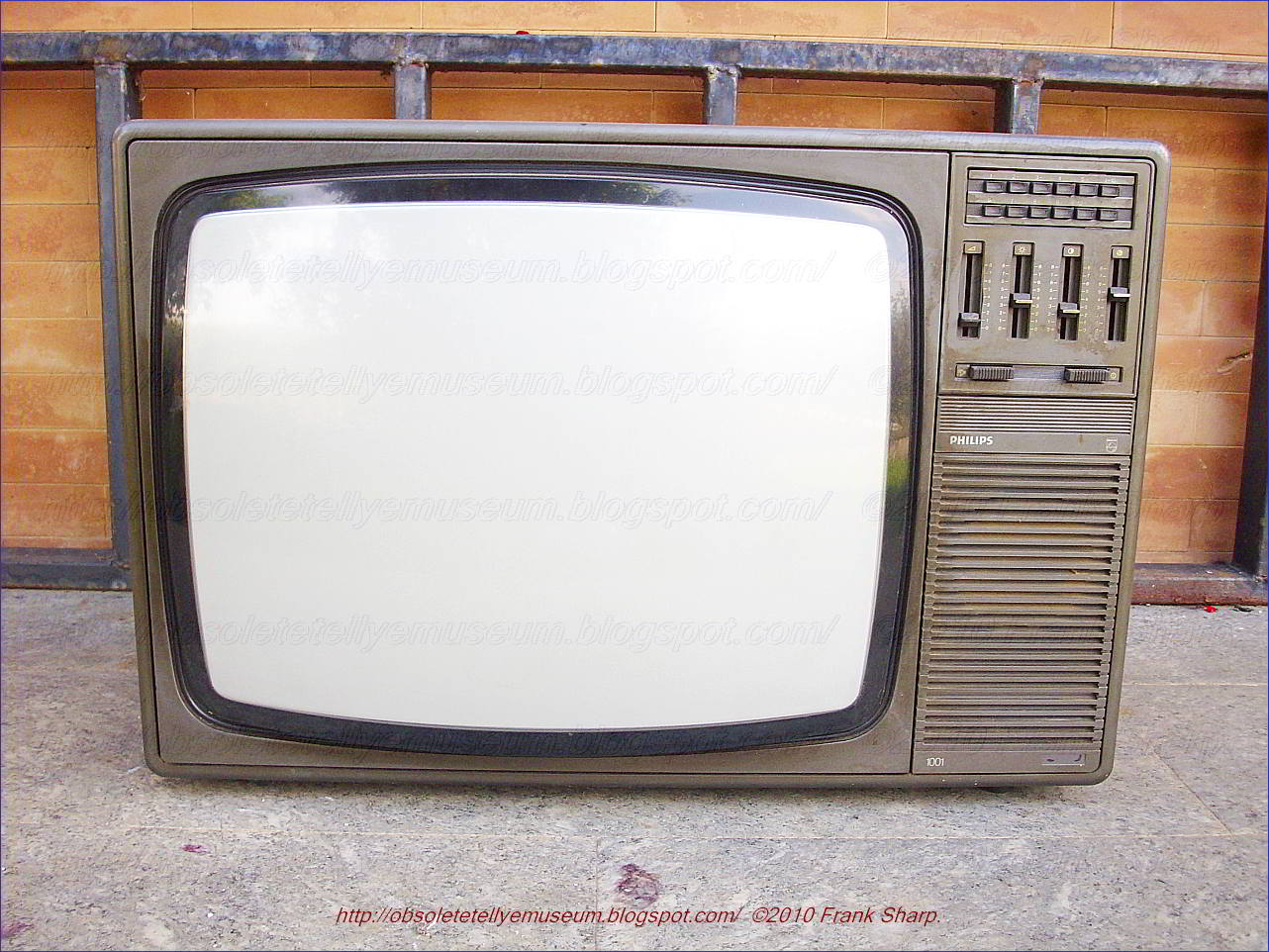 Obsolete Technology Tellye Philips 22cs1001 01 Tintoretto Philips K30 Year 19