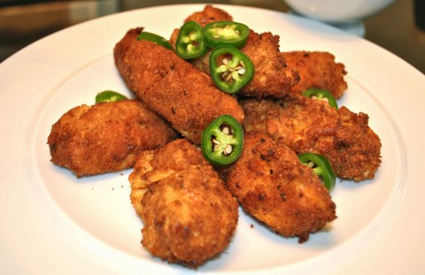 Cheesy Jalapenos Fritters with Potatoes and Semolina
