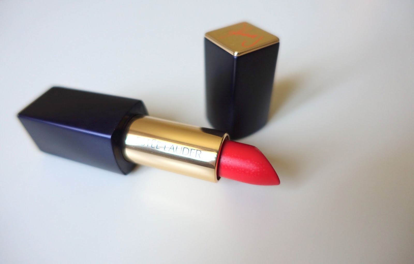 Estée Lauder e Kendall Jenner Pure Color Envy Matte Sculpting Lipstick