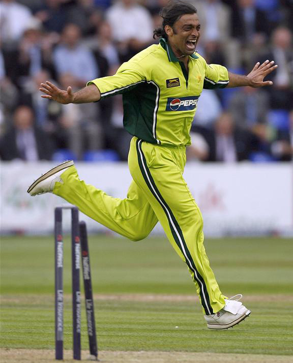 Sourav - Aqi Trophy : Roaring Warriors vs The Hurricanes : First OD : 27th October at 8  - Page 11 Shoaib+akhtar1
