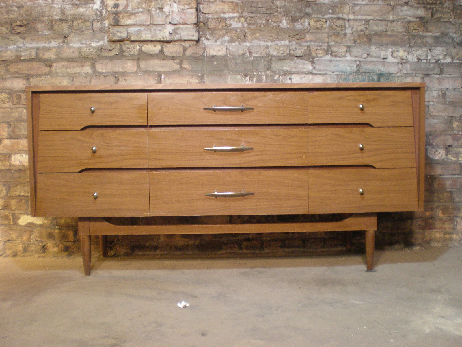 Mid Century Chicago Kroehler 9 Drawer Lowboy