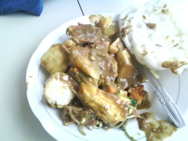 Niar Ningrum Juli 2012