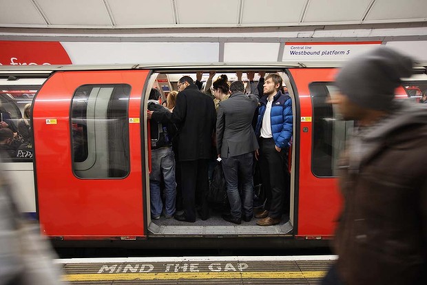 Londra-Metro-kalabalik