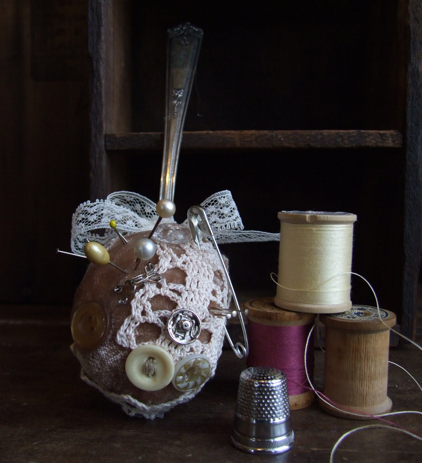 UMELECKY Antique Pincushions