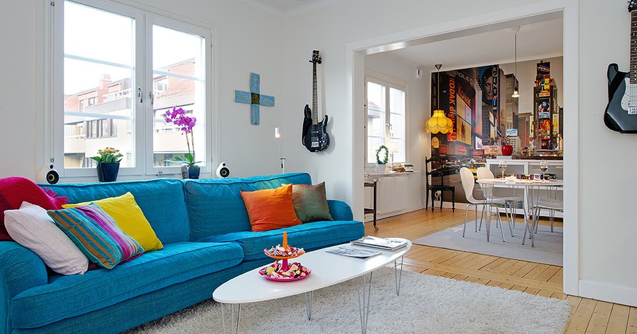 Hermosa Sala Blanca con Sofá Azul con Comedor Blanco | Cómo arreglar
