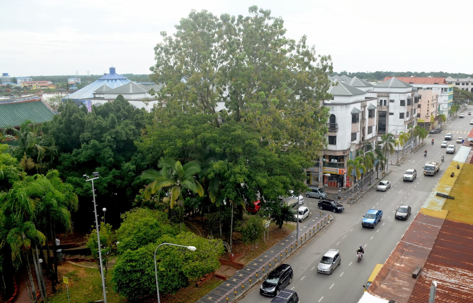 Images of Bintulu Before and Now Keppel Road and Food market in the 1960's