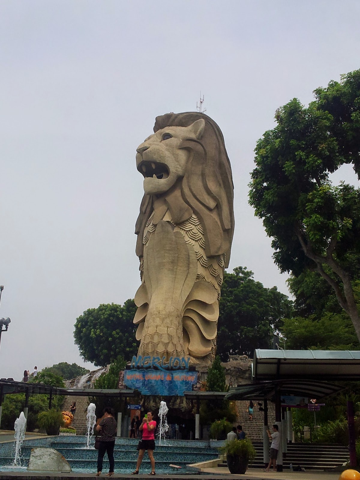 while we have a look at a few key attractions like the resort world sentosa including universal studios jurong bird park gardens by the bay while we have a look at a few key attractions like the resort world sentosa including universal studios jurong bird park gardens by the bay