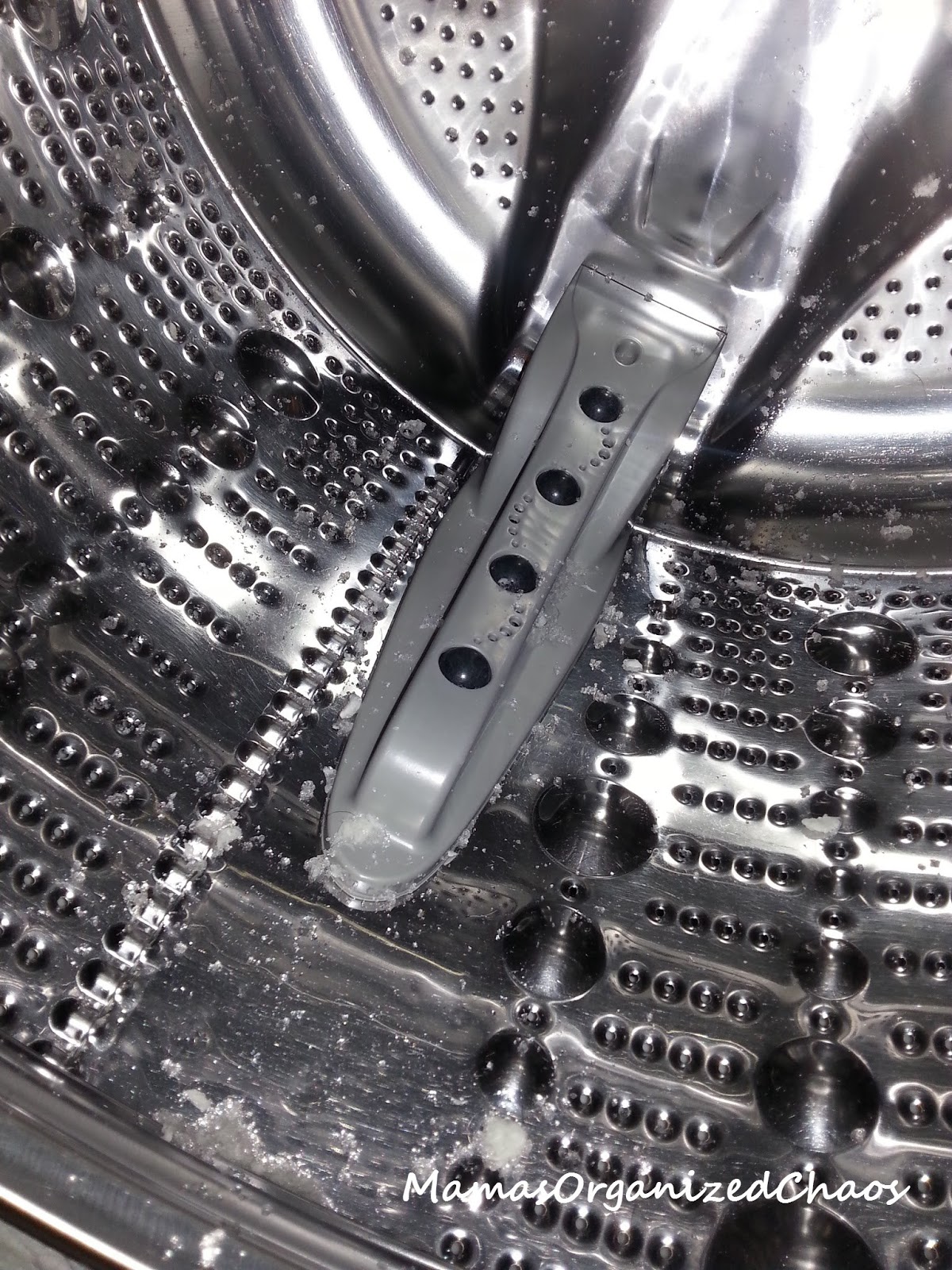 A DISPOSABLE DIAPER IN OUR WASHING MACHINE... Mama's Organized Chaos