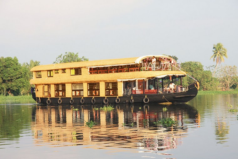 5 Bedroom New Houseboat