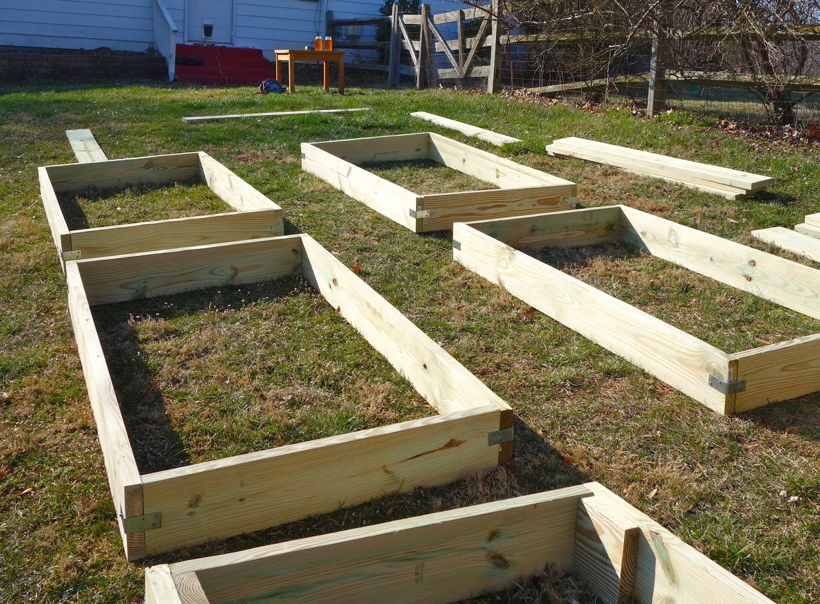 rustyfarmhouse DIY Leveled Garden Boxes