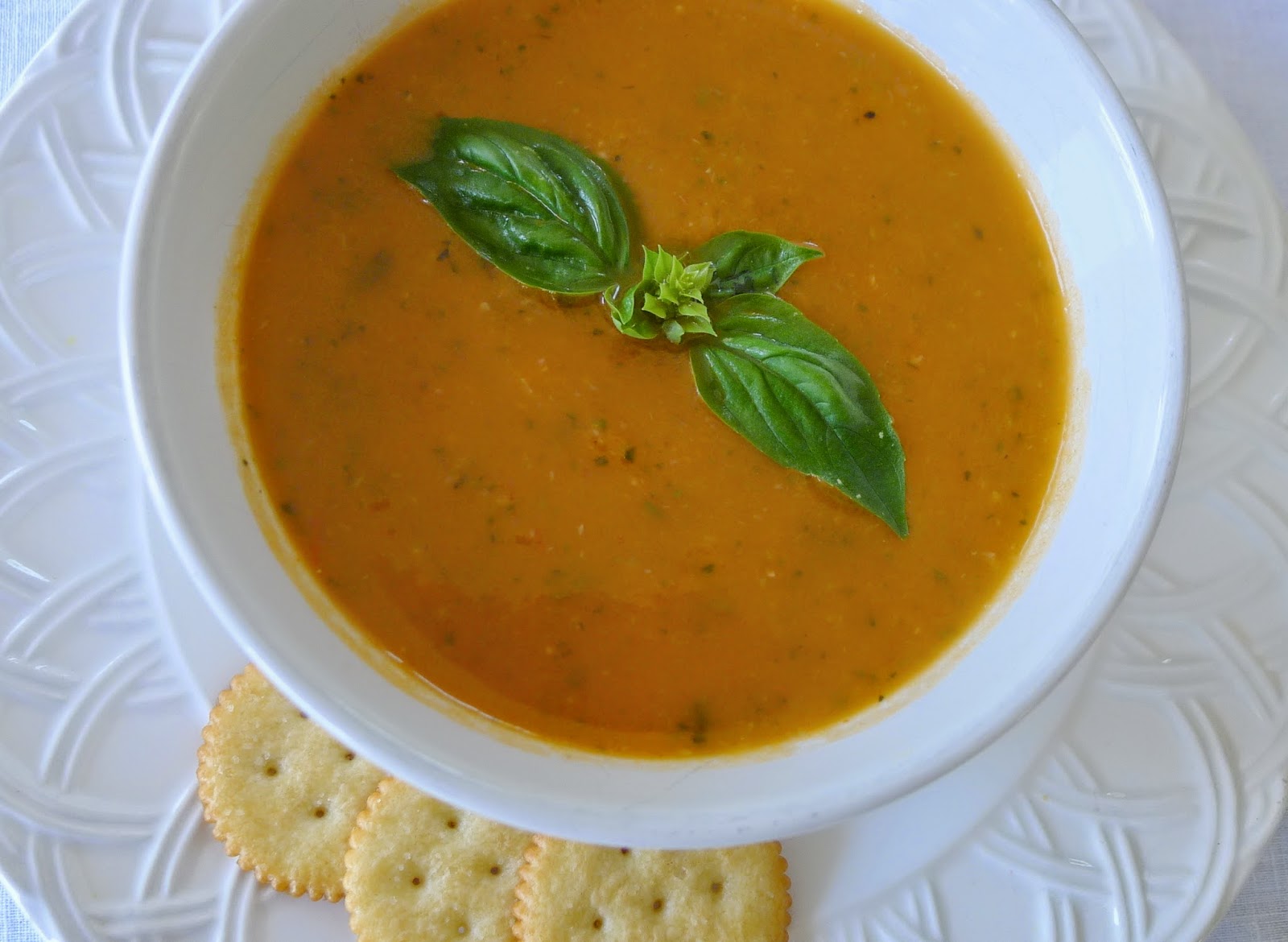 Less Noise, More Green Roasted Tomato and Zucchini Soup