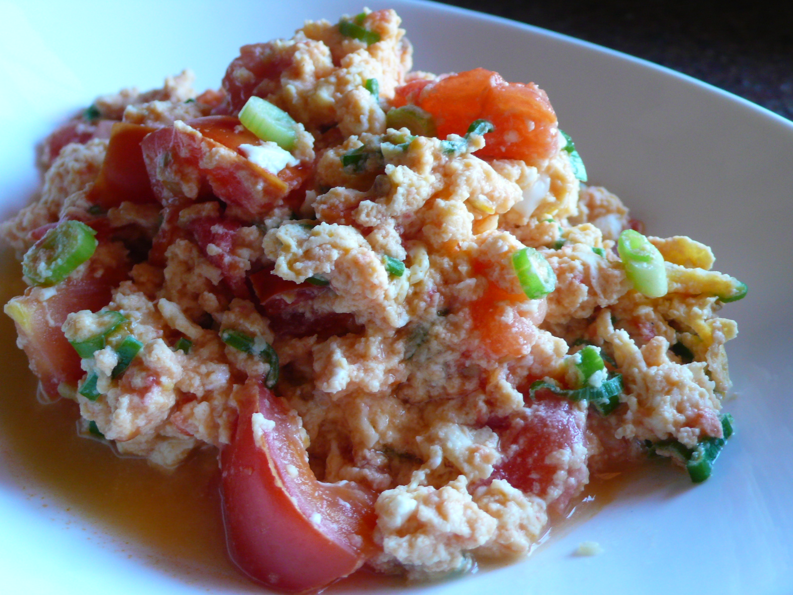 Food Endeavours of the Blue Apocalypse: Scrambled eggs and tomatoes