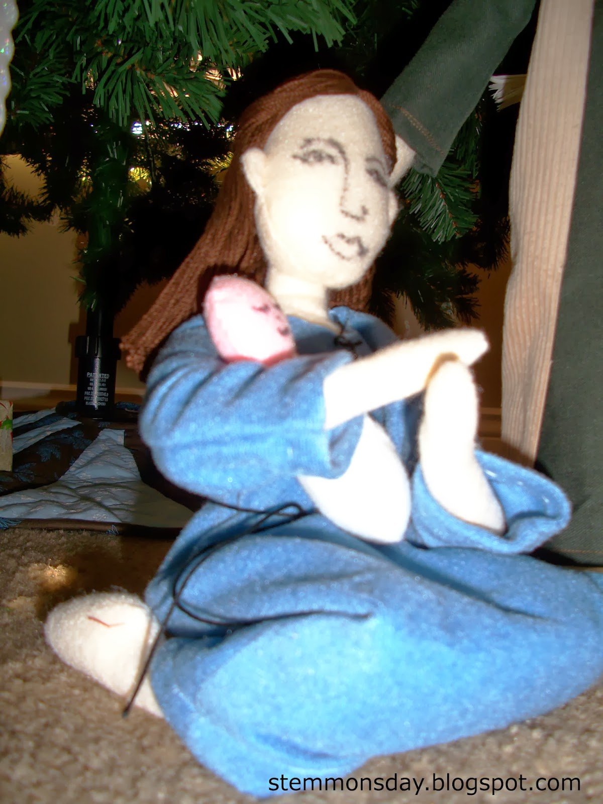 Stemmons Day Felt Nativity Dolls