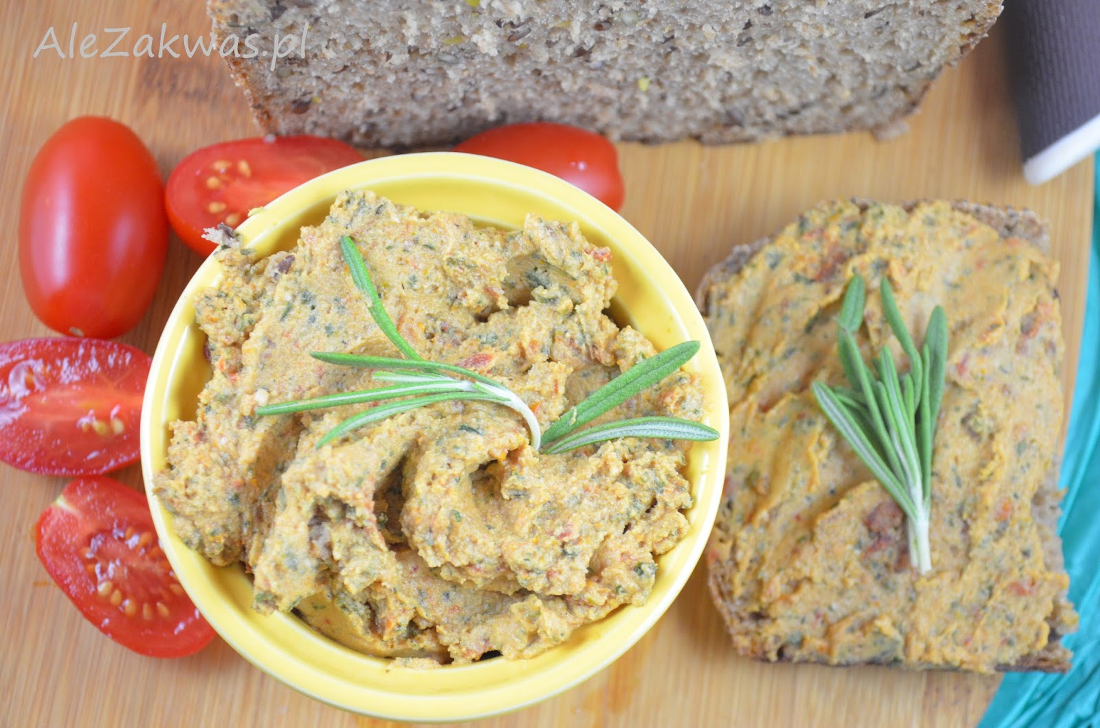 Ale zakwas! Pasta jajeczna z suszonymi pomidorami i czosnkiem