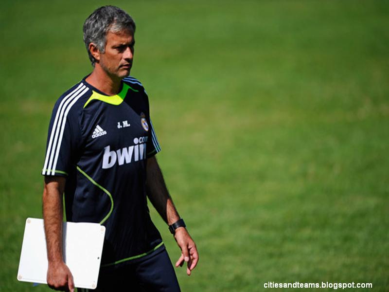 Pihak Real Madrid Berminat Pulangkan Jose Mourinho Gantikan Julen Lopetegui Pihak Real Madrid Berminat Pulangkan Jose Mourinho Gantikan Julen Lopetegui