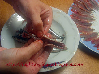 Τα φαγητά της γιαγιάς - Γαύρος παστός ή αντσούγιες (αντζούγιες) Τα φαγητά της γιαγιάς - Γαύρος παστός ή αντσούγιες (αντζούγιες)