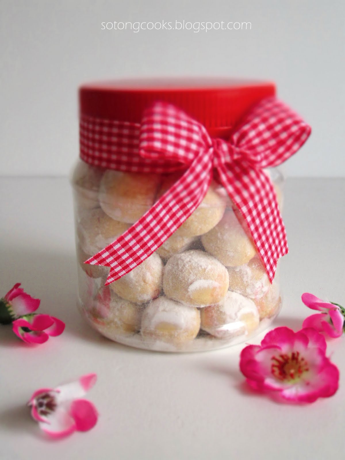 Sotong Cooks - Cooking it my way!: Chinese New Year Cookies Galore