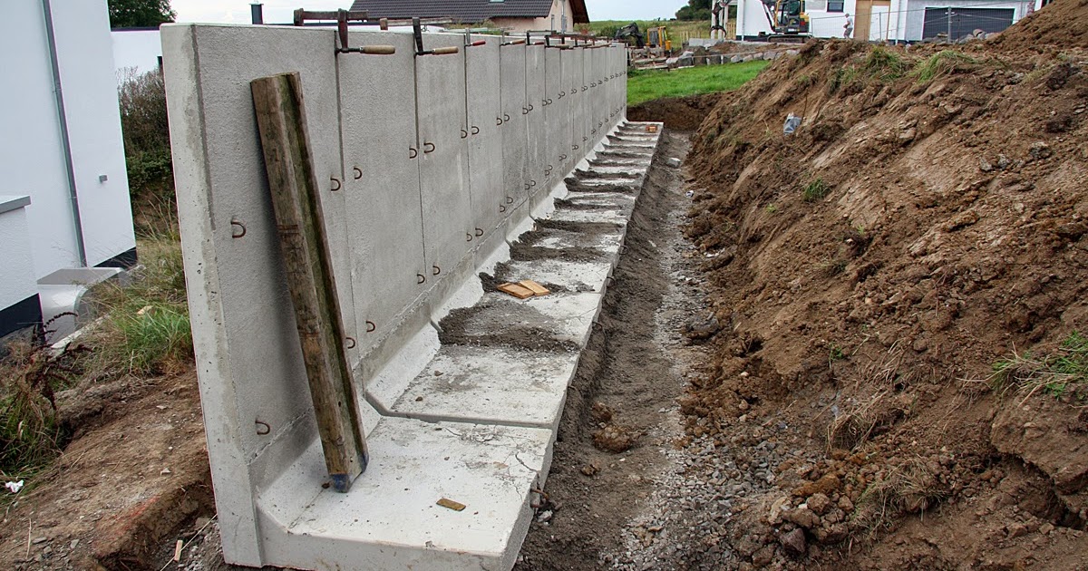 Bautagebuch "Köppelblick": Ausgleich der Hanglage durch L-Steine