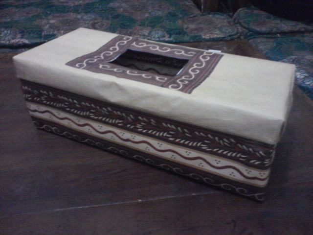 to Triamisu Cafe! Membuat Kotak Tisu dari Kardus