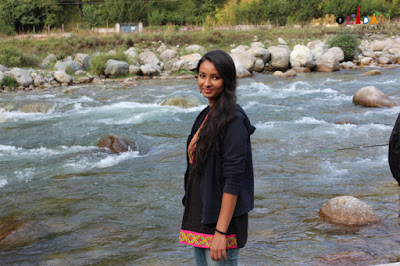 Kriti posing in a beautiful backdrop Kriti posing in a beautiful backdrop