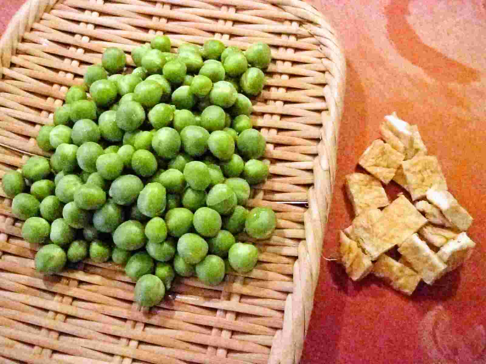 Recipes for Tom Guriinpiisu to age no fukumeni / green peas and thin deepfried tofu in broth