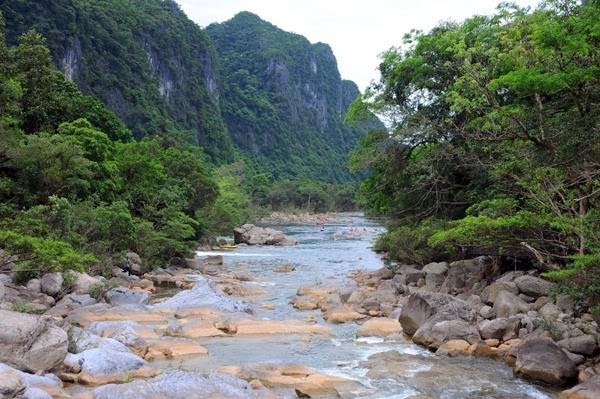 Suối nước moọc