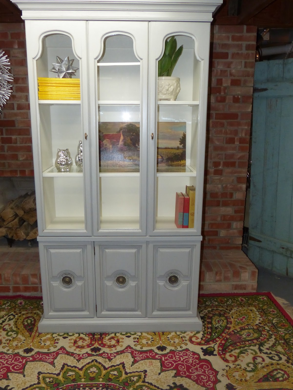 JULIE PETERSON Simple Redesign ADDING CHALKBOARD PAINT TO THE GLASS