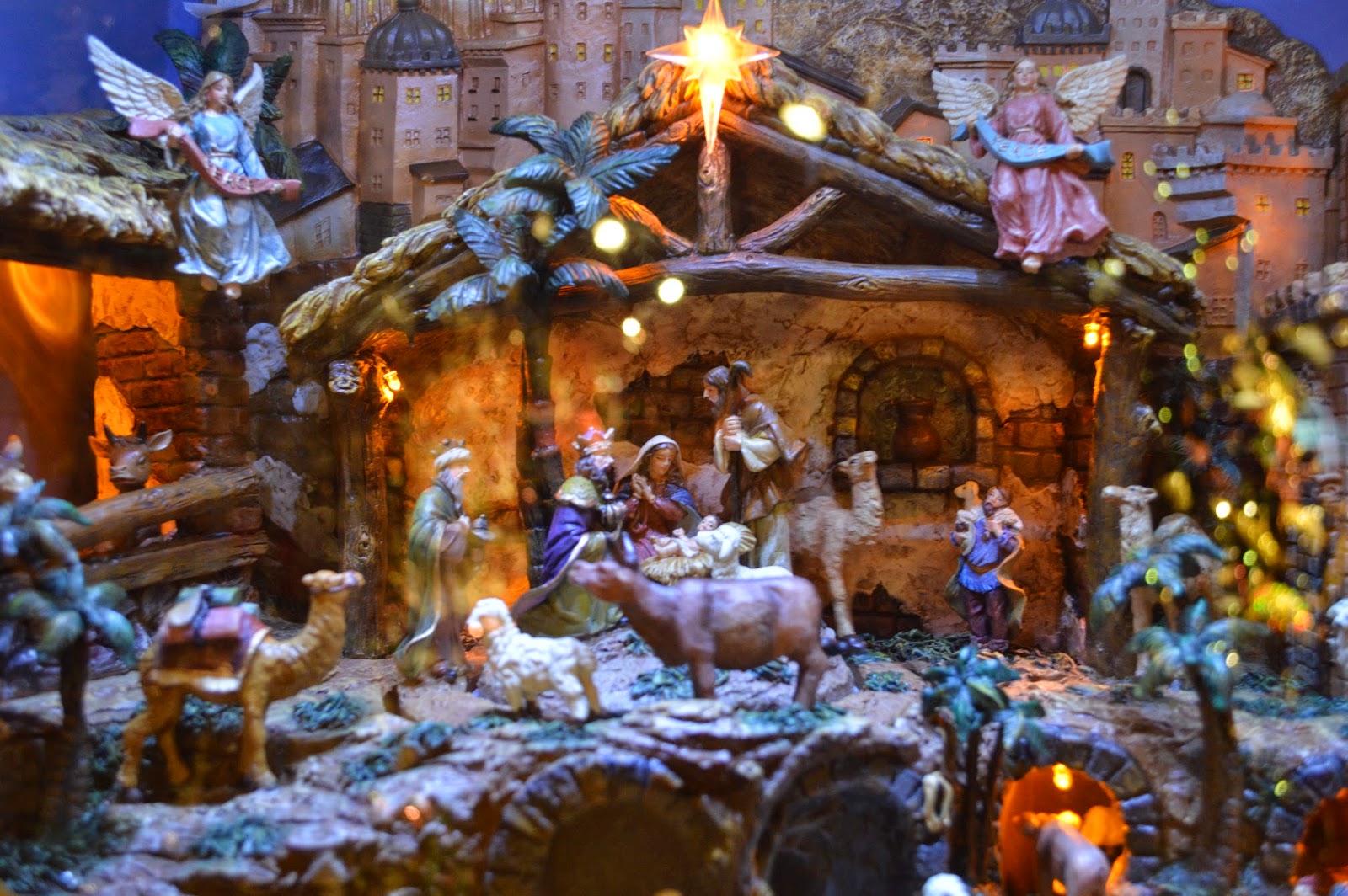 Nativity set from Kris Kringl