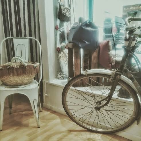 ruta deco shopping vintage Barcelona añil sgc55