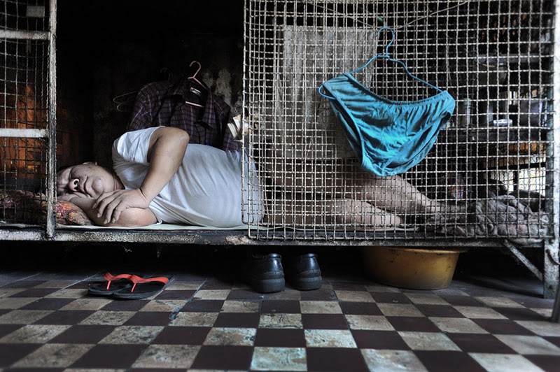 Health Lookout: Hong Kong\'s poor living in cages Health Lookout: Hong Kong\'s poor living in cages