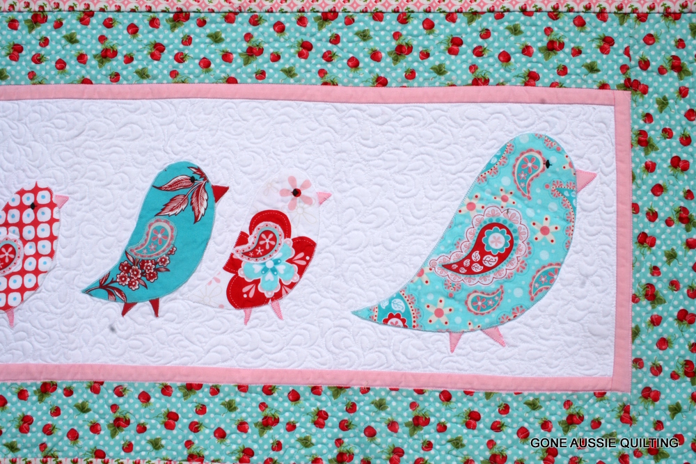 Gone Aussie Quilting SewHappyGeek Table Runner/Wall Hanging Swap