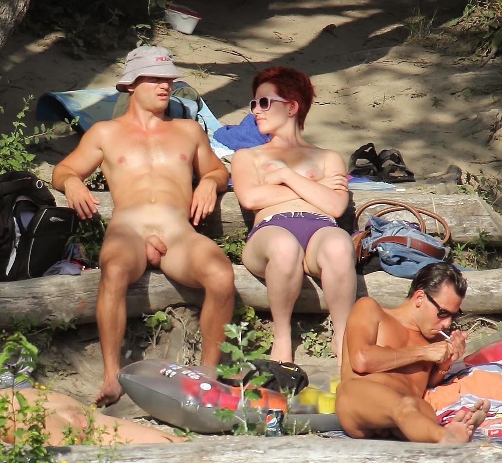 Xhamster nudist beach videos