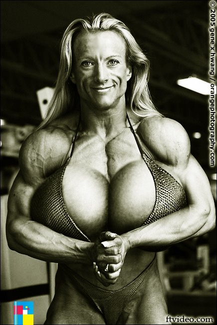 muscle & boobs