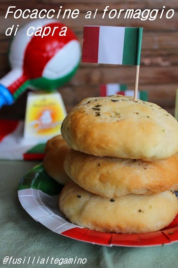 focaccine al formaggio di capra