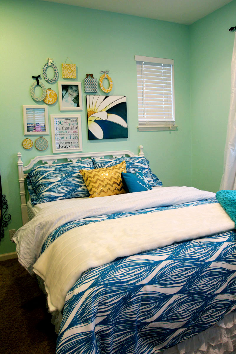 The Sassy Pepper Tween Room Redo with Stenciled Headboard