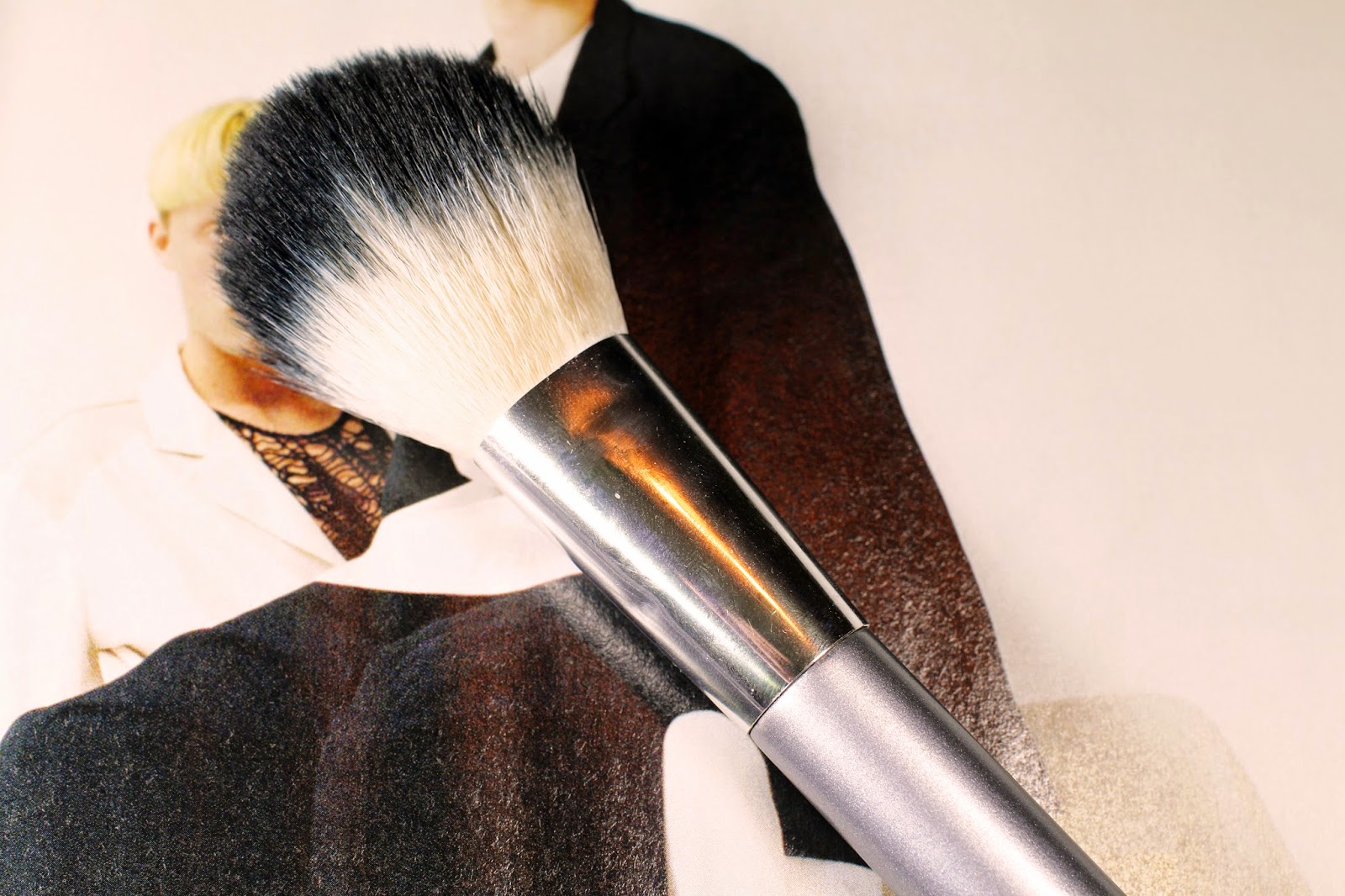 ALIZARIN Target Up & Up Brush Review