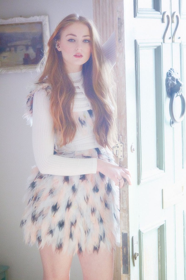 People Magazine April 2015, Sophie Turner Fendi 2015 SS Leather & Organza Petals Dress Editorials