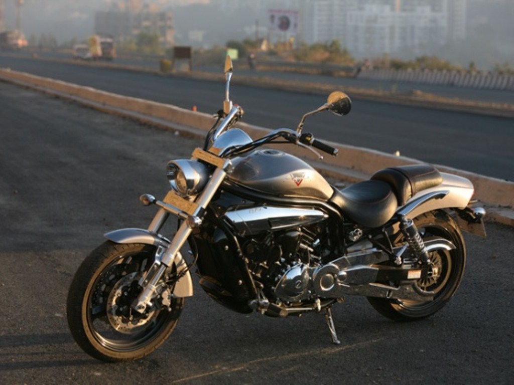 Hyosung GV650 Aquila Pro HD Photos ACP Walls