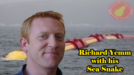 Richard+Yemm+with+his+Sea+Snake.jpg