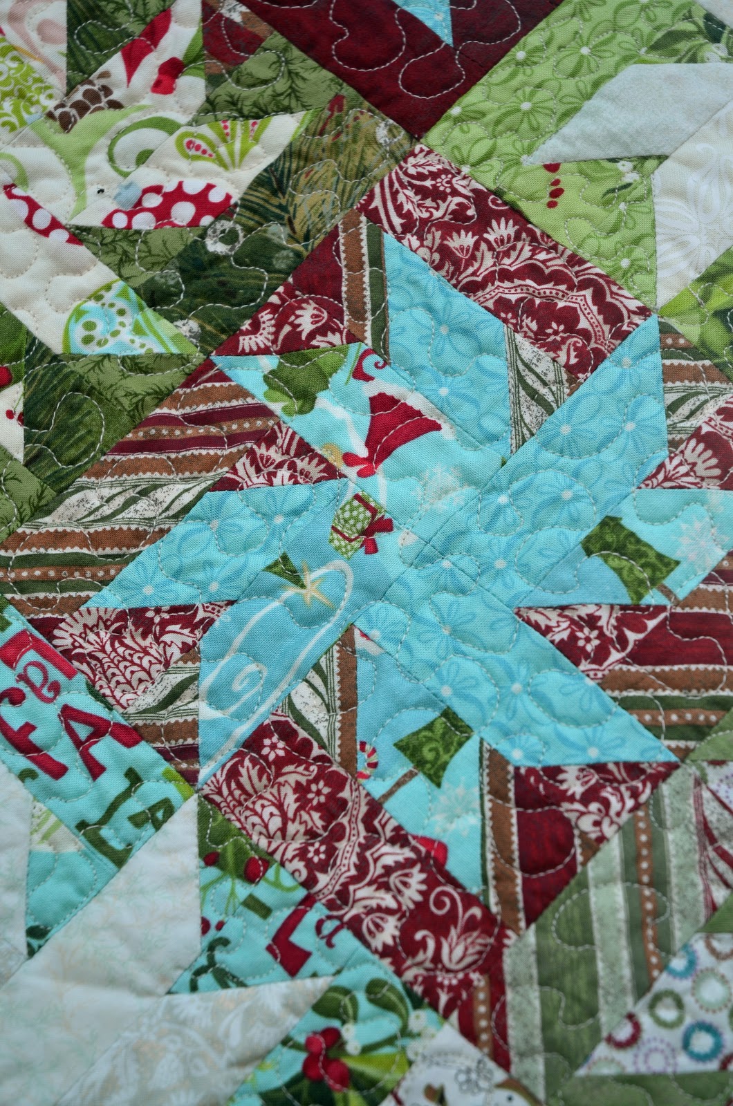 IslandLife Quilts I've got a little work to do and a quilt to show too.