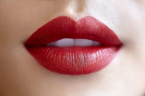 Henna Lips