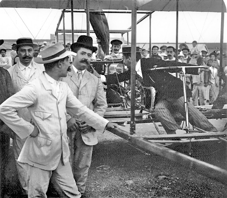 1909.- Primer vuelo del "Aeroplano Olivert" en Paterna el 5 de Septiembre de 1909.